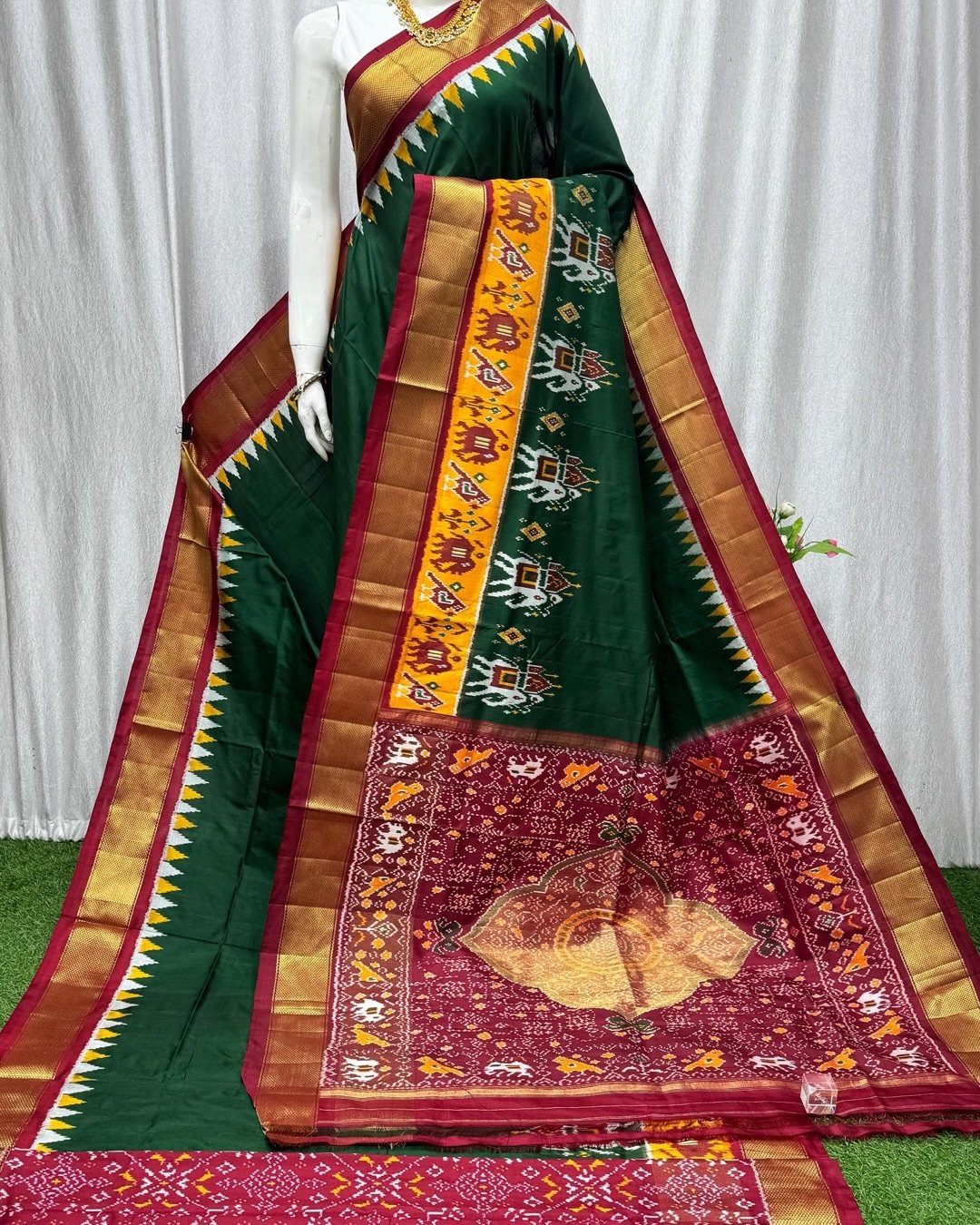 Green Pochampally Silk Saree - Ikkat Design - Image 2