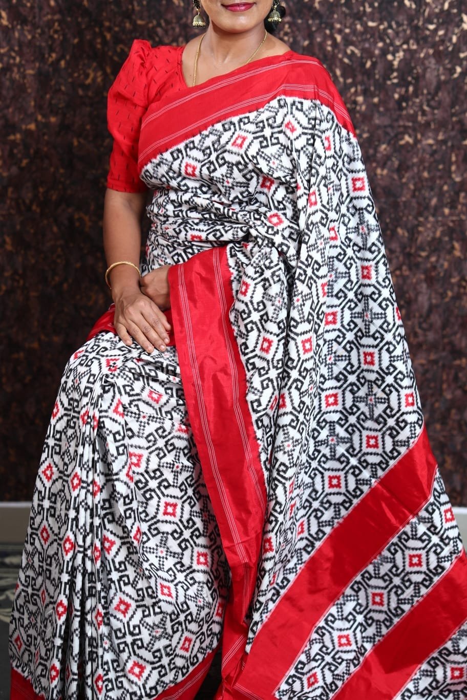Pochampally Double Ikat Silk Saree - Image 2