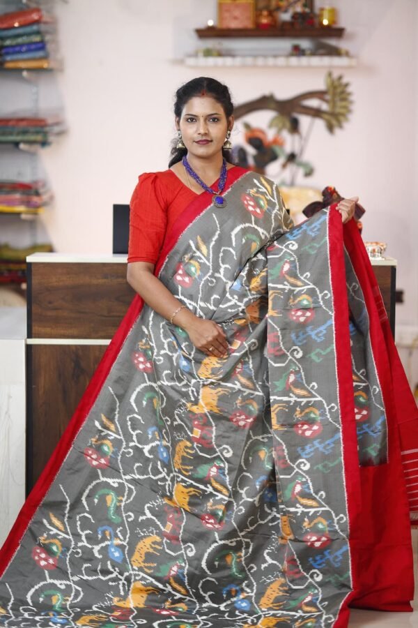 Grey Red Madthasu design Pattu saree