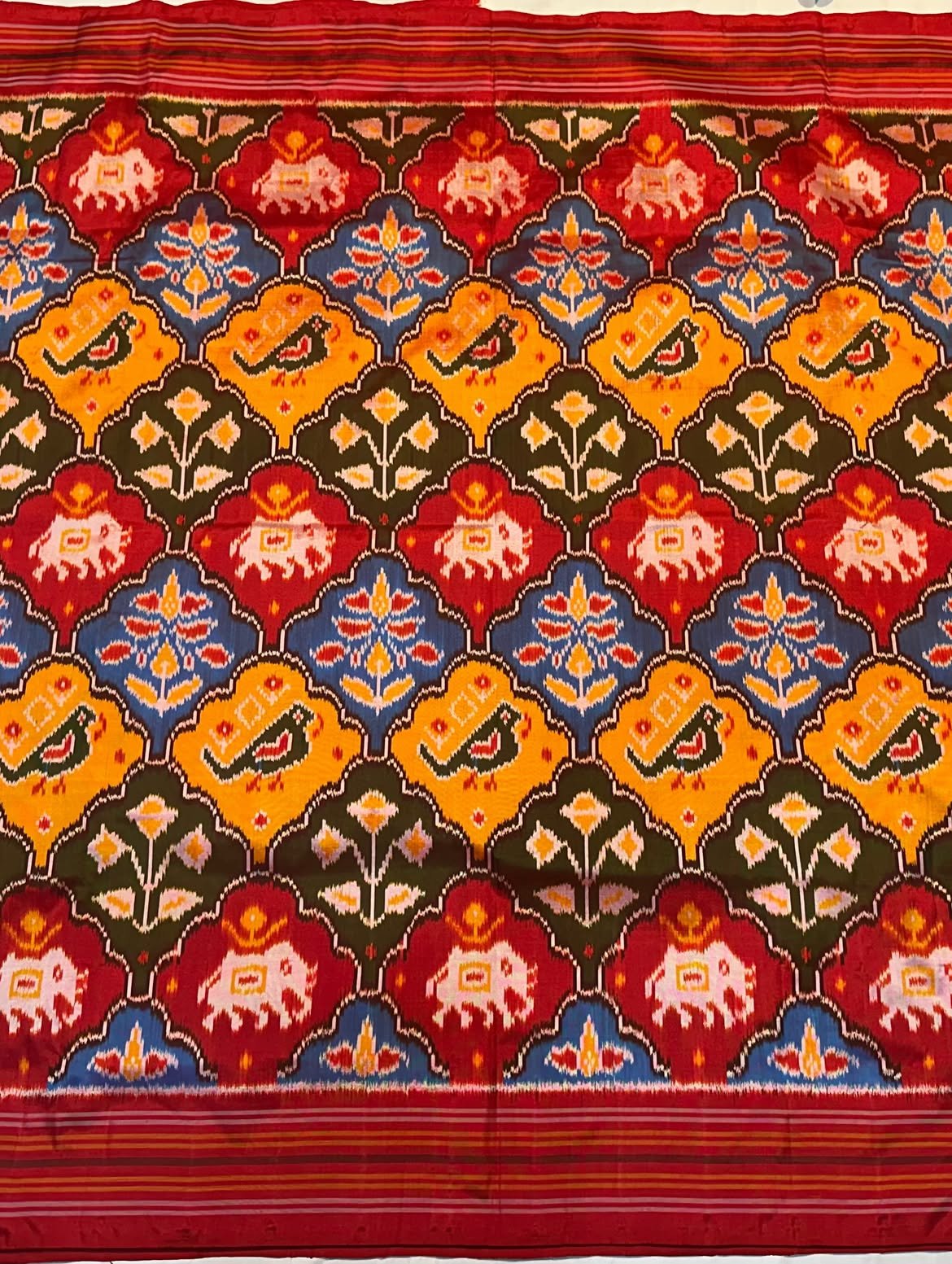 Colourful Hyderabad Patola Silk Saree - Image 4