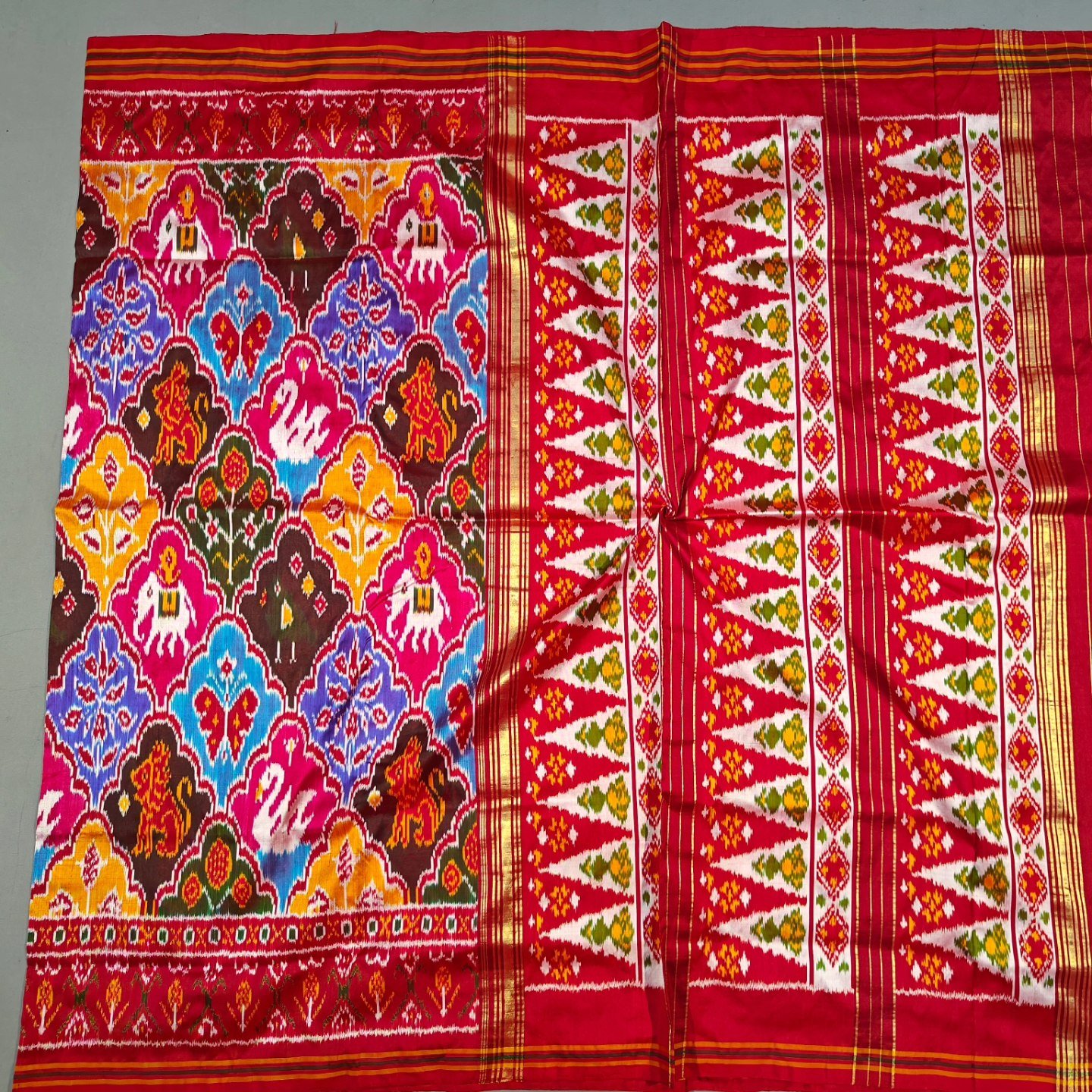 Pochampally Ikkat Chhabdi Patola Saree - Image 3
