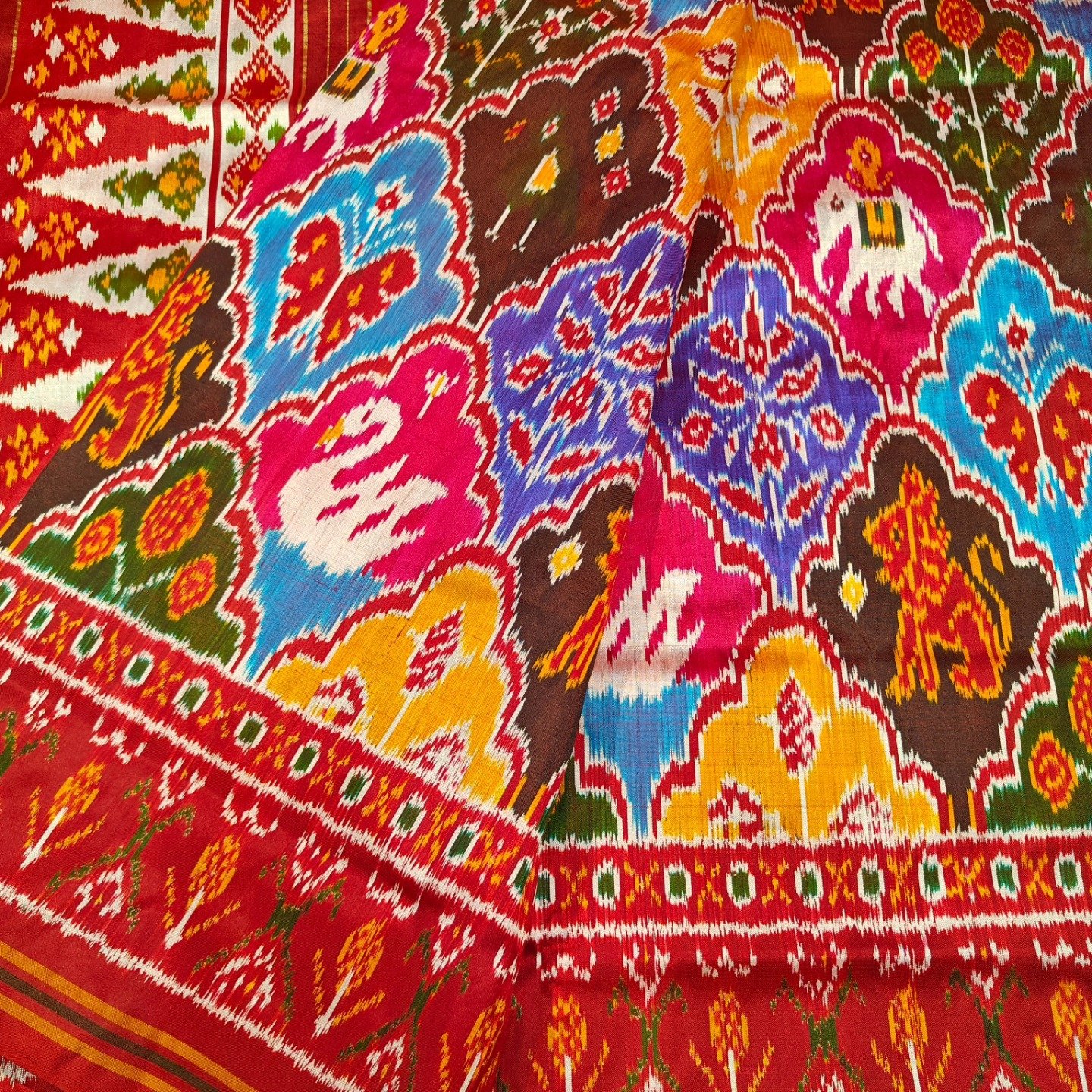 Pochampally Ikkat Chhabdi Patola Saree - Image 2