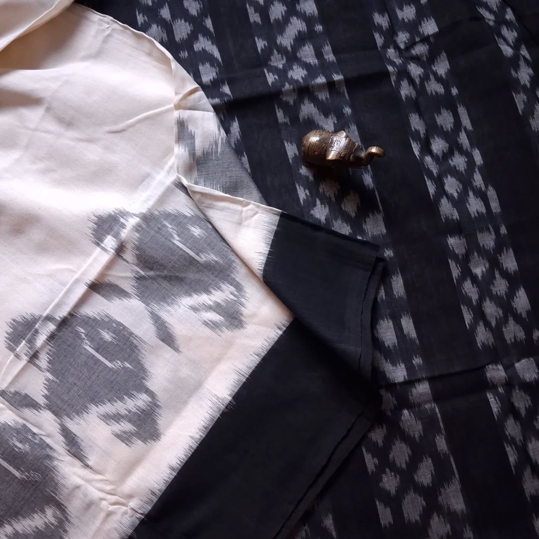 pochampally ikkat cotton saree closeup