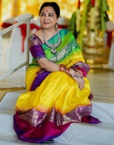 pochampally ikkat silk saree with kanchi border, ikkat blouse and ikkat pallu