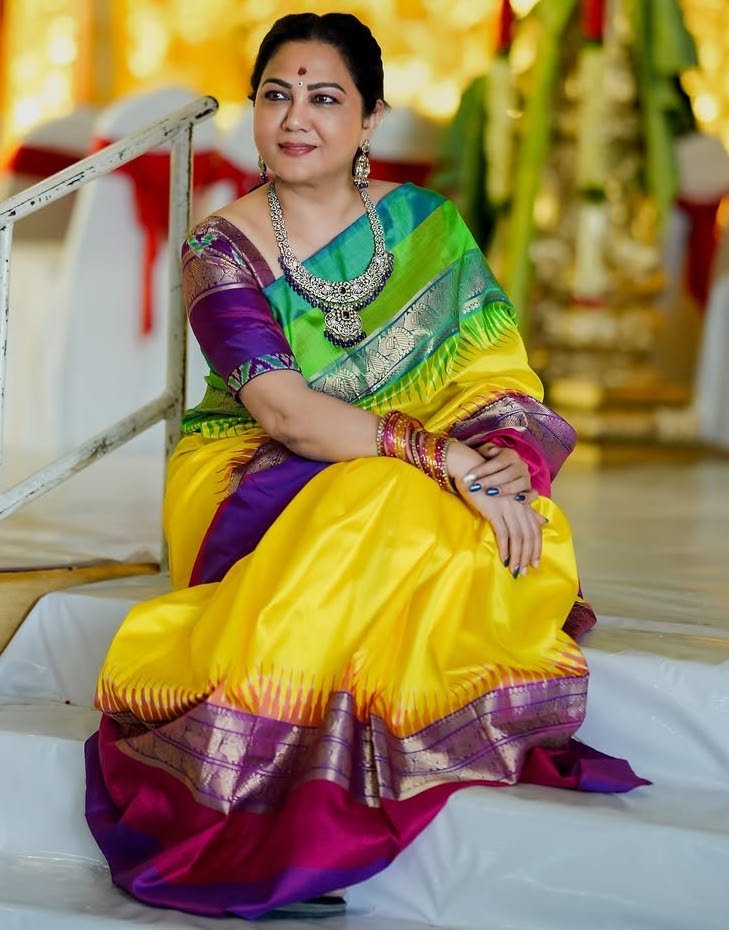 pochampally ikkat silk saree with kanchi border, ikkat blouse and ikkat pallu