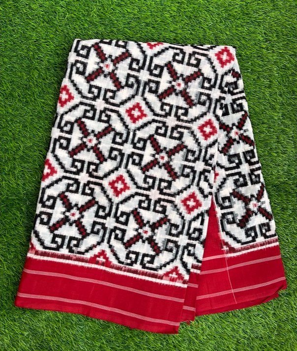 Geometric design telia rumal cotton saree body & plain red pallu